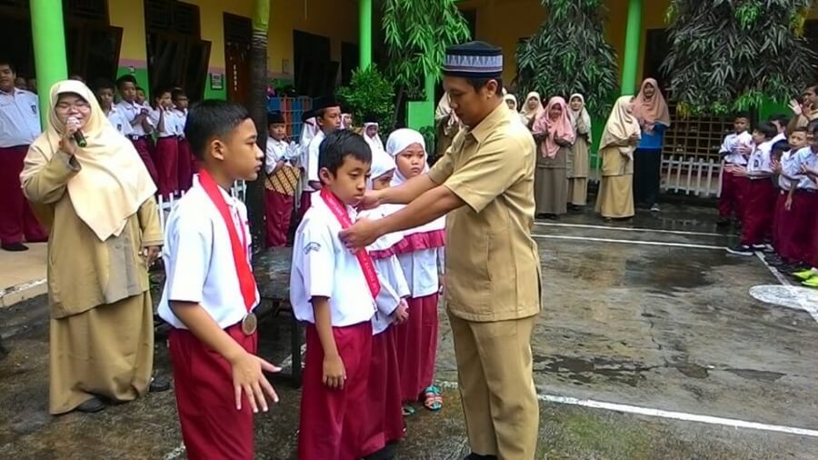 4 Medali Omlimpiade Matematika dari Siswa SDII Jadi Kado Istimewa Milad ke-14 Yayasan Al Abidin