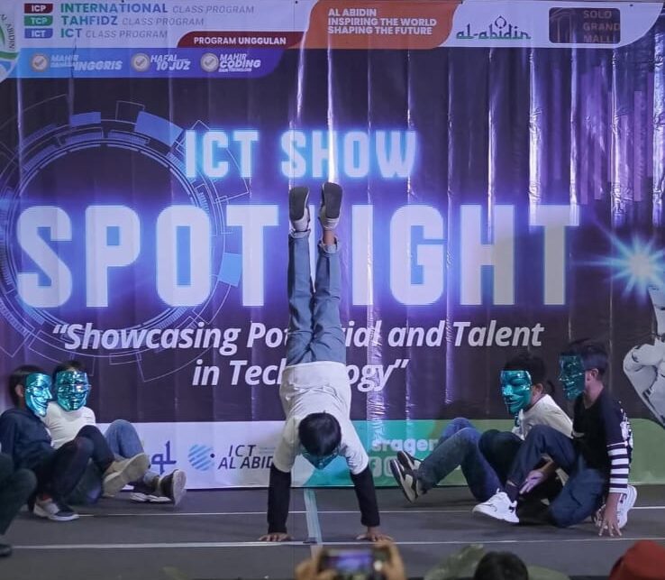 ICT SPOTLIGHT: AL Abidin Mengguncang Solo Grand Mall !!!