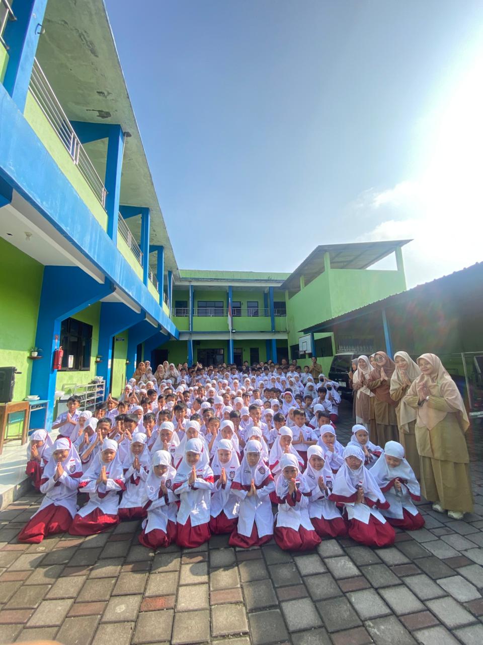 Hangatnya Kebersamaan di Hari Pertama Masuk Sekolah: Back to School dan Halal Bihalal SDII Al Abidin Sragen 🤝